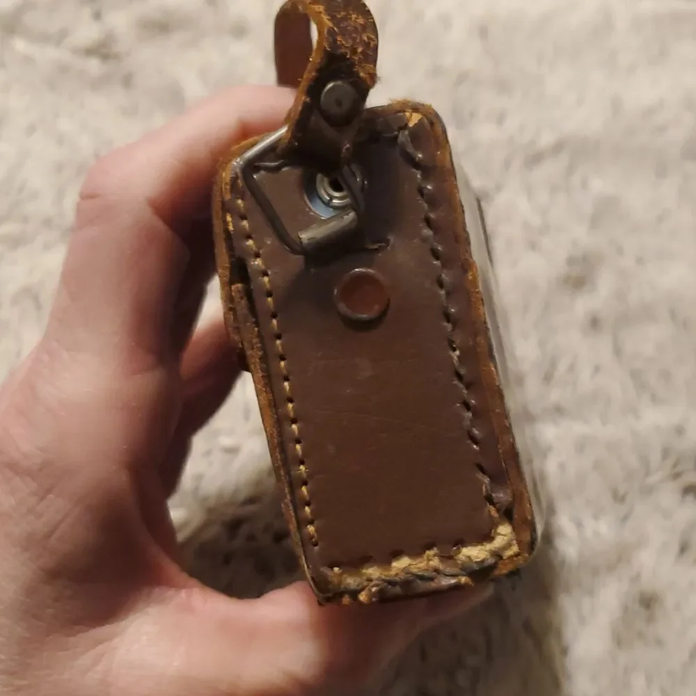 Radio Corp. SR-H107 transistor radio, likely from around 1961 With Case Military - Picture 16 of 16